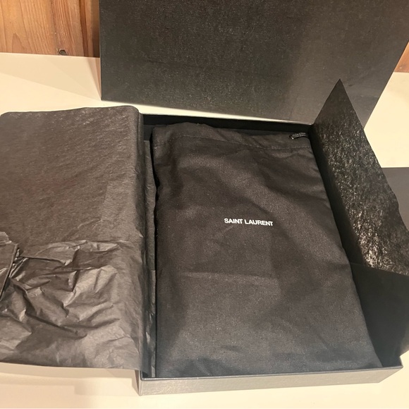 SAINT LAURENT CASSANDRE MATELASSÉ LARGE BILL - Picture 12 of 16